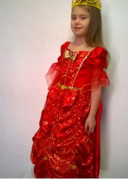Принцесса в красном платье